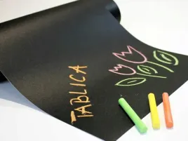 folia-czarny-mat-folia-tablicowa-do-kredy-okleina