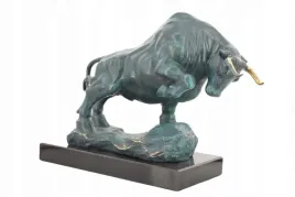 figura-walecznego-byka-byk-symbol-sily-i-zwyciestwa-rzezba-braz-patyna