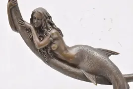 syrena-na-ksiezycu-ksiezyc-nowoczesna-figura-rzezba-z-brazu-dekoracja