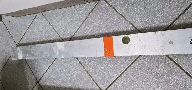 pro-lata-murarska-pion-poziom-250cm-elementy-dodatkowe-libella-stan-nowy