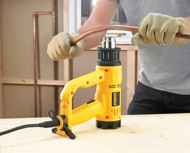 dewalt-opalarka-1800w-2-biegi-d26411-2-dysze-waga-z-opakowaniem-0-15-kg