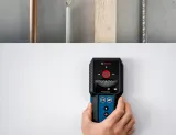 bosch-detektor-gms-120-27-maksymalna-glebokosc-pomiaru-dla-drewna-30-mm