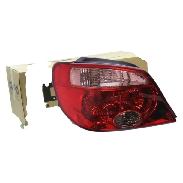LAMPA TYLNA LEWA MITSUBISHI OUTLANDER I 2002 2003 2004 2005 2006 2007