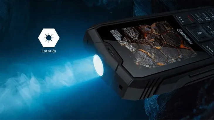 hammer-rock-lte-funkcje-w-telefonach-komorkowych-budzik-funkcja-glosnomowiaca-kalendarz-kalkulator-ksiazka-telefoniczna-latarka-radio-zegar