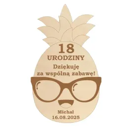 magnes-z-grawerem-na-urodziny-ananas-podziekowanie-dla-gosci-drewno