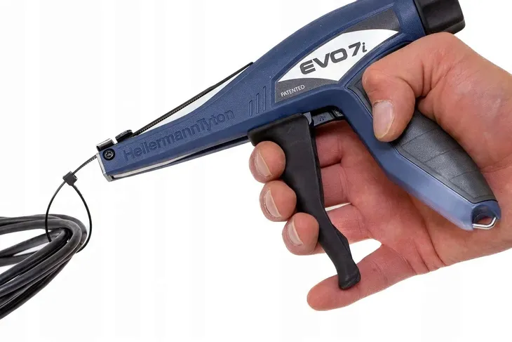 pistolet-do-opasek-kablowych-evo7-110-70129-waga-z-opakowaniem-0-kg