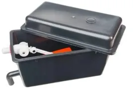 zbiornik-na-wode-dla-krolikow-z-pokrywa-zaworem-katowym-2-x-22mm-8l-novital