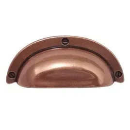 uchwyt-meblowy-muszelka-duza-95x38-raczka-stara-miedz-l-64-mm