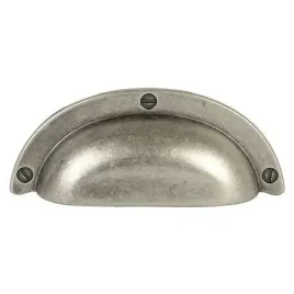 uchwyt-meblowy-muszelka-duza-95x38-raczka-stara-stal-l-64-mm