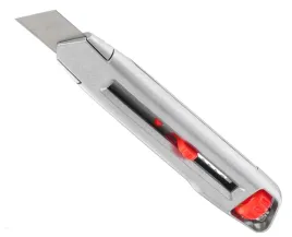 noz-do-tapet-metalowy-nozyk-18mm-lamane-ostrza