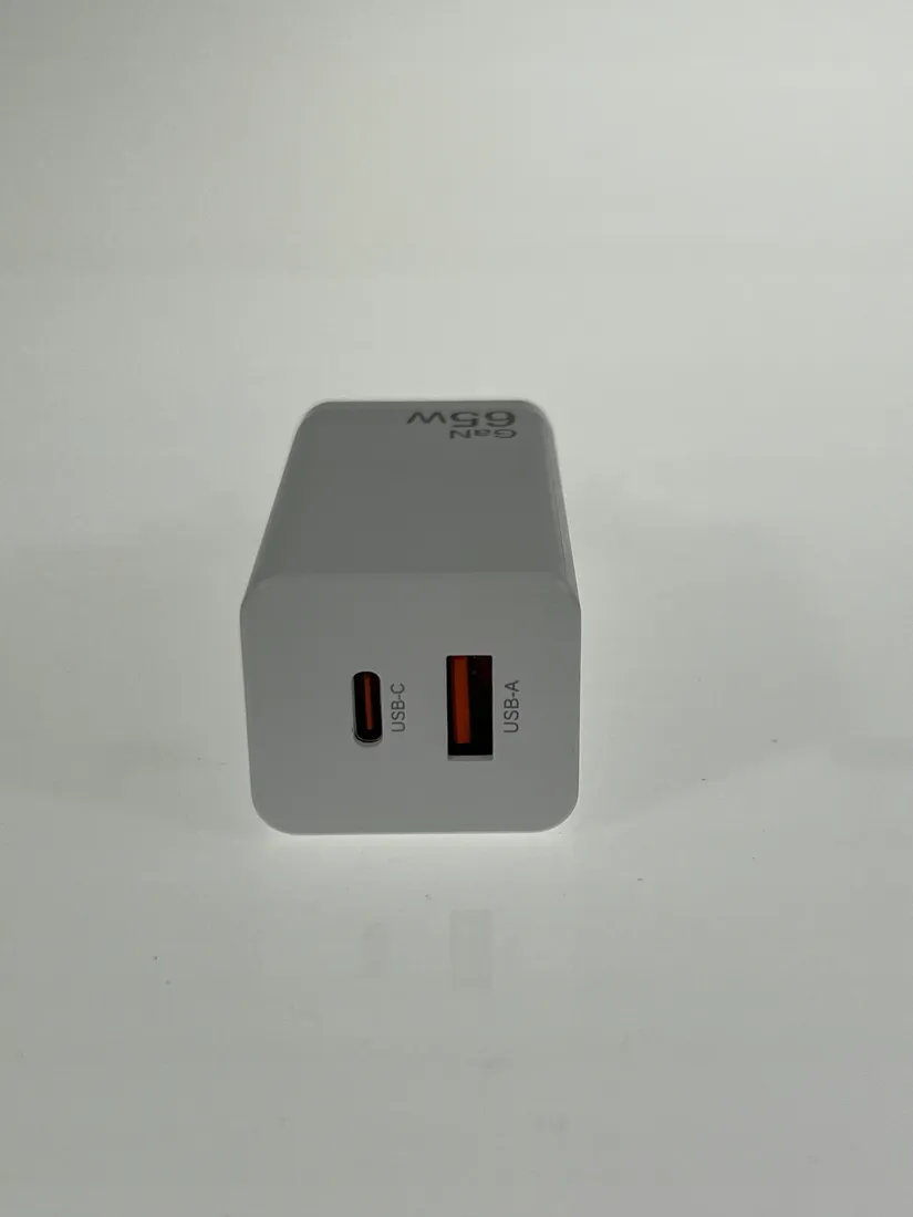 yhemi-ladowarka-scienna-usb-a-i-usb-c-65w