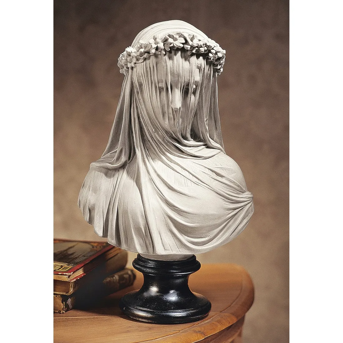 design-toscano-pomalowana-statuetka