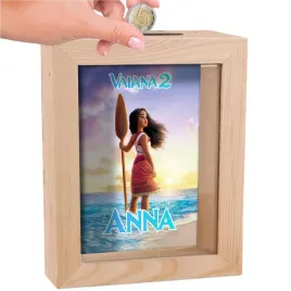skarbonka-drewniana-na-pieniadze-vaiana-moana-2-bajka-prezent-dla-dziecka