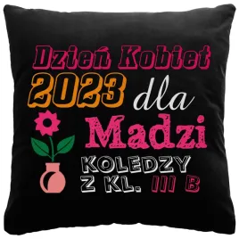 czarna-poszewka-z-imieniem-na-dzien-kobiet-upominek-klasowy-twoje-imie-y4