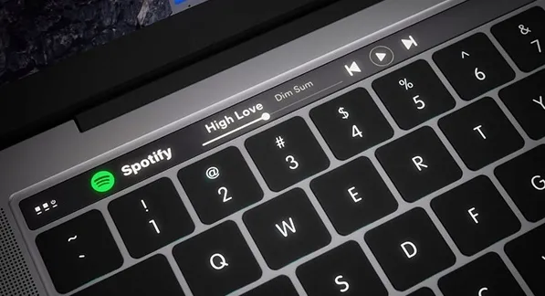 apple-macbook-pro-15-core-i7-32gb-ram-grafika-amd-touchbar-hub-klasa-a-