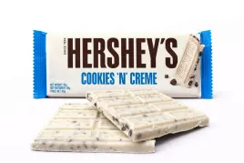 hersheys-cookies-n-creme-biala-czekolada-z-ciastkami-90-g