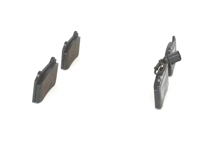 klocki-ham-przod-numer-katalogowy-oryginalu-alfa-romeo-9947643-alfa-romeo-9950812-jaguar-c2c-24016-jaguar-c2c8361-seat-1ml-698-151-volvo-30645136-vw-1ml-698-151