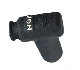 ngk-fajka-na-swiece-gumowa-katowa-90-z-nakretka-czarna-nr-8338