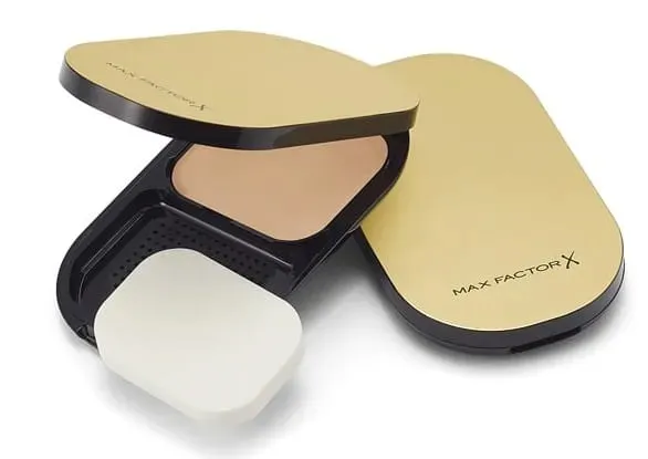 max-factor-podklad-compact-facefinity-06-golden-wlasciwosci-nawilzajace-wygladzajace-wyrownanie-kolorytu