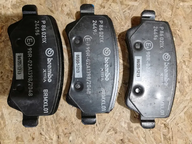klocki-ham-tyl-xtra-brembo-strona-zabudowy-os-wleczona