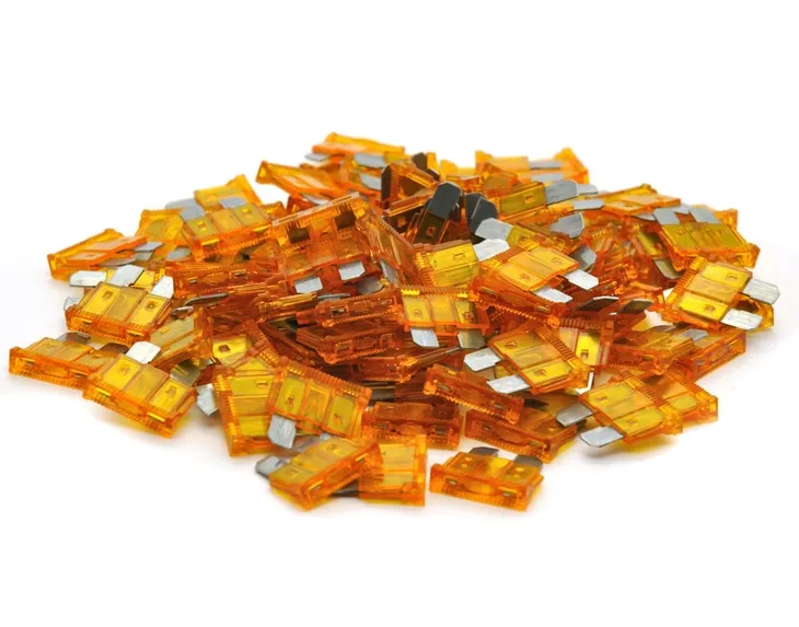 bezpiecznik-plaski-uni-5a-k2-melle-producent-czesci-cardos