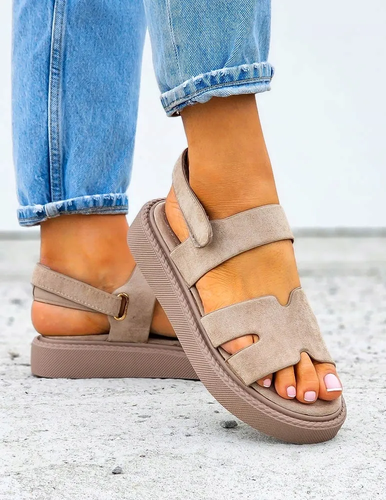 sandaly-na-platformie-harmes-boho-bezowe-38