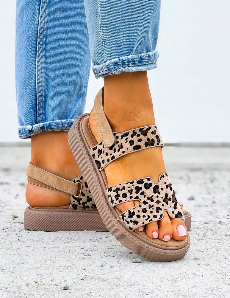 sandaly-na-platformie-harmes-boho-w-latki-40