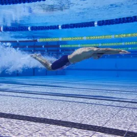 stroj-startowy-meski-plywacki-funkita-apex-viper-tidal-blast-r-uk30
