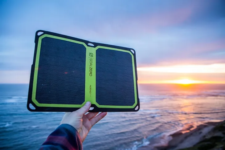 goal-zero-boulder-100-briefcase-panel-solarny-marka-goal-zero