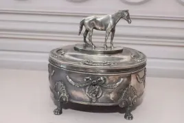 srebrna-mysliwska-cukiernica-kon-carska-rosja-84-srebro-658g-unikat