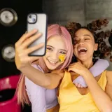 etui-spigen-do-iphone-15-czarny-przeznaczenie-apple-kolor-czarny