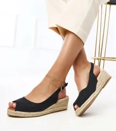 czarne-sandaly-espadryle-na-koturnie-nevarez