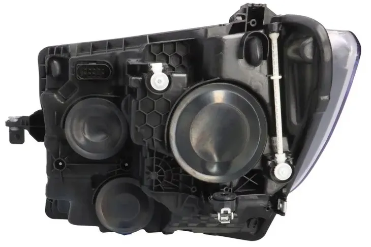 reflektor-vw-crafter-16-rodzaj-swiatel-mijania-tradycyjne-halogenowe