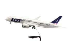 model-samolotu-boeing-737-max-8-lot-kolekcjonerska-replika-20cm-1-200