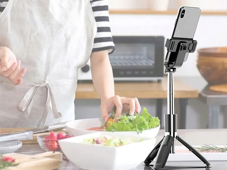 statyw-do-telefonu-selfie-stick-tripod-bluetooth-waga-z-opakowaniem-1-kg-rodzaj-do-slotu-cd