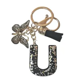 brelok-z-litera-u-elegancki-czarny-design-z-motylem
