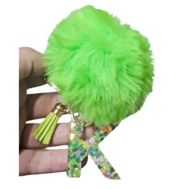 brelok-do-kluczy-literka-k-pompon-zielony-zawieszka-prezent-alfabet