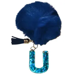 puszysty-breloczek-z-litera-u-hit-sezonu