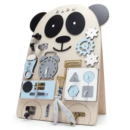 tablica-manipulacyjna-panda-alan-teddy-room-ze-stojakiem-imie-gratis