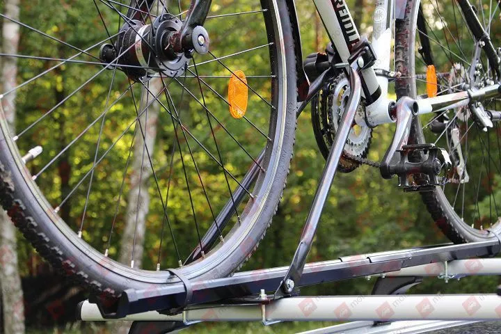 uchwyt-rowerowy-na-dach-start-kolor-czarny