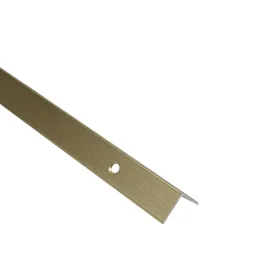 katownik-aluminiowy-schodowy-ryflowany-40x25x15mm-cezar-zloty-jasny-szczot