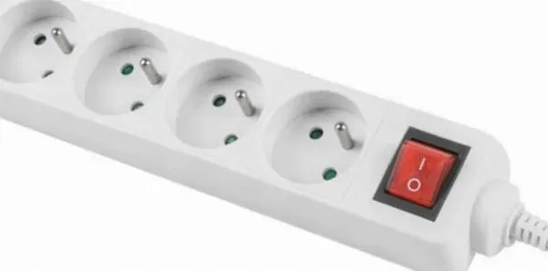 lanberg-4-gniazda-pl-1-5m-stan-nowy