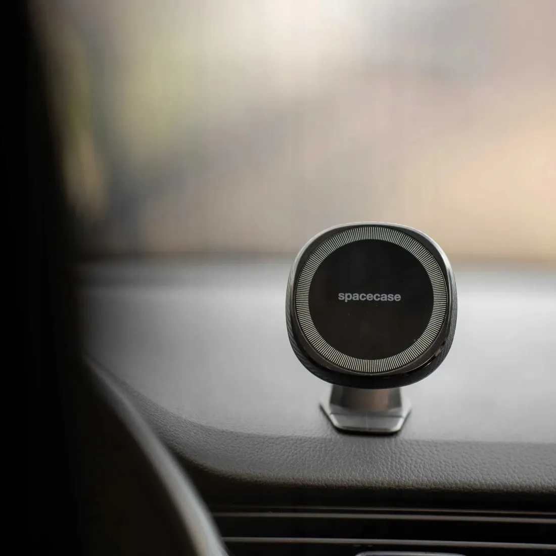 spacecase-car-holder-sc05-dash-console-magsafe-black
