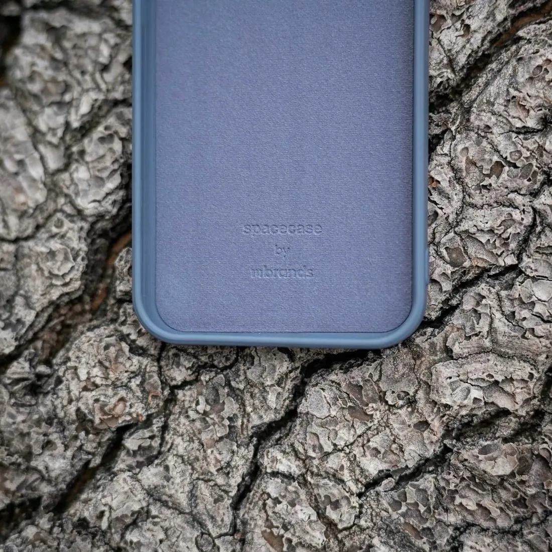 spacecase-silicone-ring-iphone-15-plus-blue