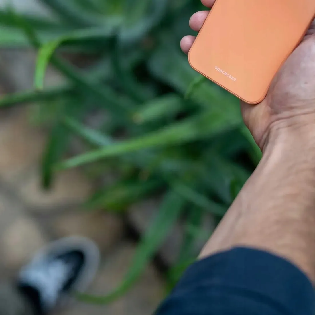 spacecase-silicone-case-iphone-11-pro-orange