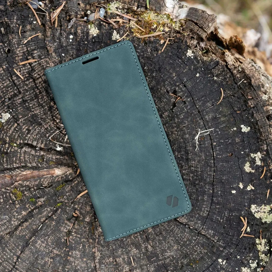 spacecase-wallet-iphone-15-pro-max-blue