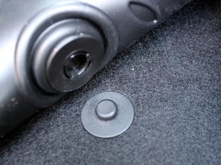 dywaniki-gumowe-3d-do-audi-a6-c8-2018-informacje-dodatkowe-bezzapachowe-korytkowe-mocowania-w-zestawie-z-oslona-tunelu