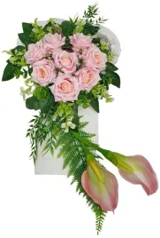 stroik-deska-biala-wiazanka-grob-cmentarz-serce-kalie-roze