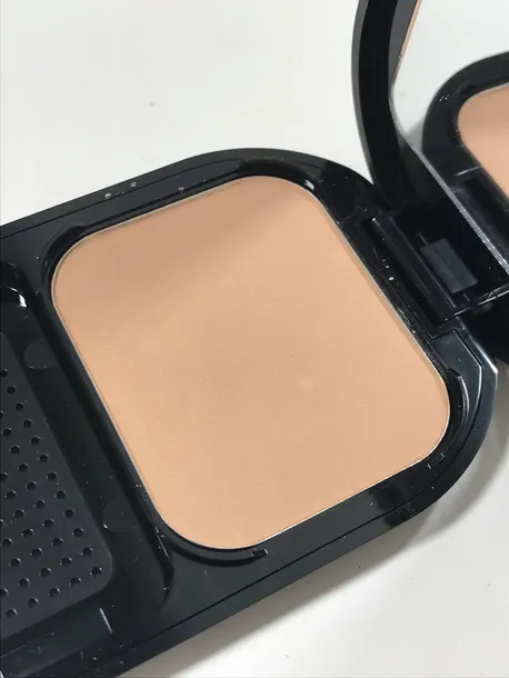 max-factor-facefinity-compact-foundation-podklad-w-kompakcie-002-ivory-10g-marka-max-factor-x
