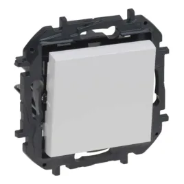 legrand-863107b-niloe-step-lacznik-krzyzowy-10-ax-bialy-modul